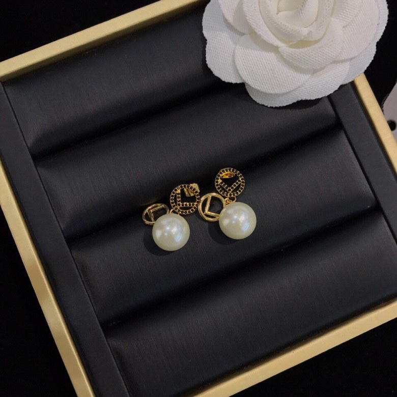 Hoop Earrings Designer For Women Luxury Free Logo Box Orecchini Classical Geometric Women Crystal Rhinestone Pearl Jewerlry 22111402CZ
Hoop Earrings Designer For Women Luxury Free Logo Box Orecchini Classical Geometric Women Crystal Rhinestone Pearl Jewerlry 22111402CZ
