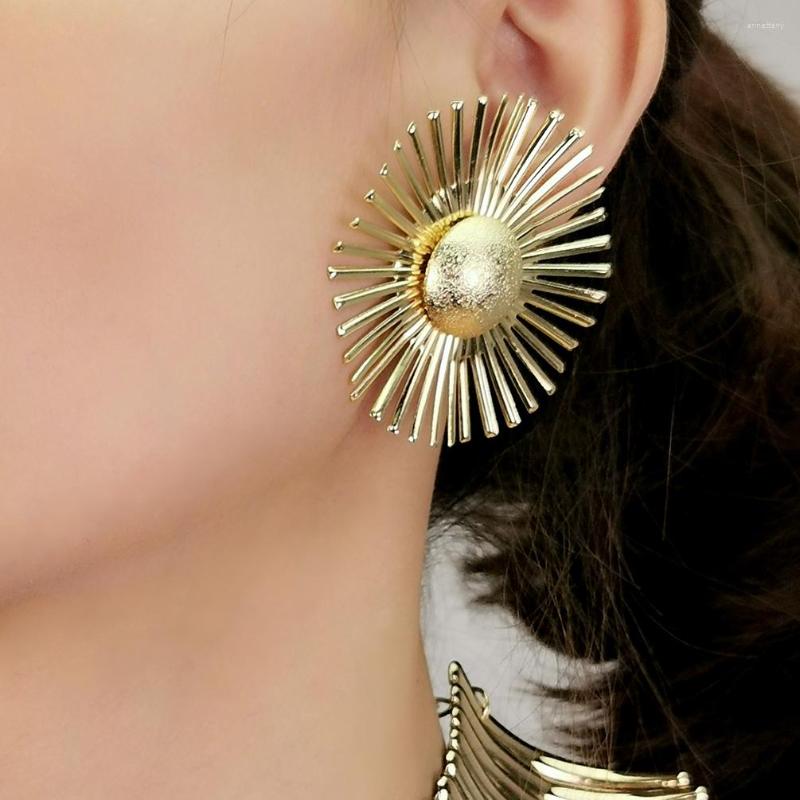 Stud Earrings Sunflower Metal For Women 2022 Gold Color Alloy Big Earings Creative Geometric Earing Jewelry Accessories
Stud Earrings Sunflower Metal For Women 2022 Gold Color Alloy Big Earings Creative Geometric Earing Jewelry Accessories