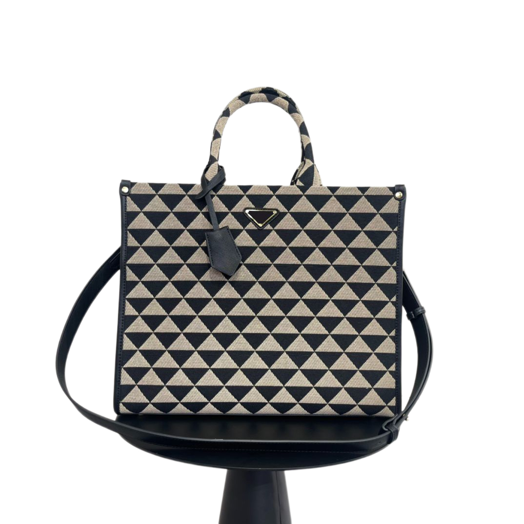 6 colors Women Handbag Designer Tote Bag Triangle Symbole Jacquard Fabric Shopping Handbags Large Totes Designers Shoulder Bags Cross Body Purses
6 colors Women Handbag Designer Tote Bag Triangle Symbole Jacquard Fabric Shopping Handbags Large Totes Designers Shoulder Bags Cross Body Purses