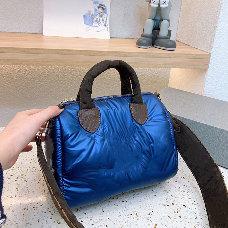 2022 Pillow Messenger bag Women Medium Handbag Fashion Shoulder Bags tote Handbags Purse, Silver
2022 Pillow Messenger bag Women Medium Handbag Fashion Shoulder Bags tote Handbags Purse, Silver