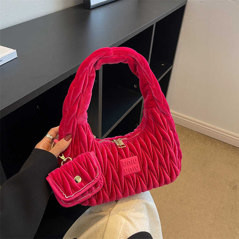Shoulder Bags Designer Fashion MM Handbags Wrist Small Design Embroidery 2022 Autumn and Winter New Women's Popular Golden Velvet One Underarm Handbag, Pink
Shoulder Bags Designer Fashion MM Handbags Wrist Small Design Embroidery 2022 Autumn and Winter New Women's Popular Golden Velvet One Underarm Handbag, Pink