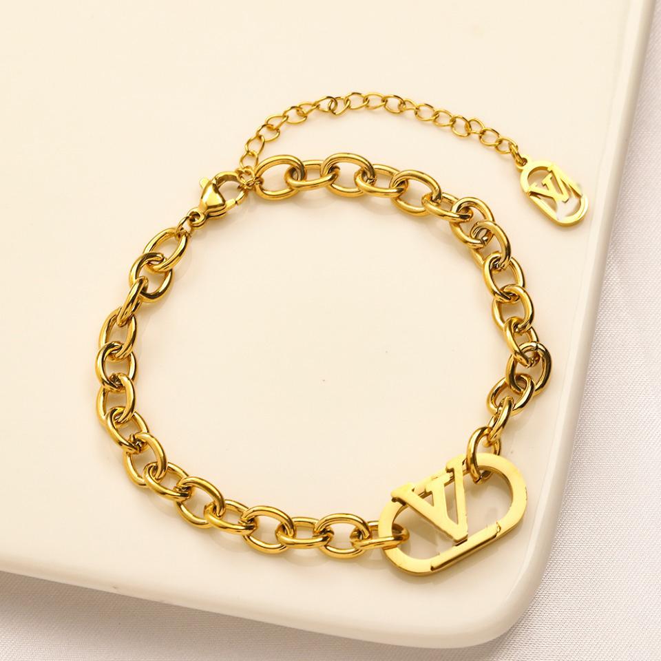 Luxury Design Bangles Brand Letter Bracelet Necklace Women Double Letters Stud Earring 18K Gold Plated Stainless steel Wristband Link Chain Jewerlry Accessories
Luxury Design Bangles Brand Letter Bracelet Necklace Women Double Letters Stud Earring 18K Gold Plated Stainless steel Wristband Link Chain Jewerlry Accessories