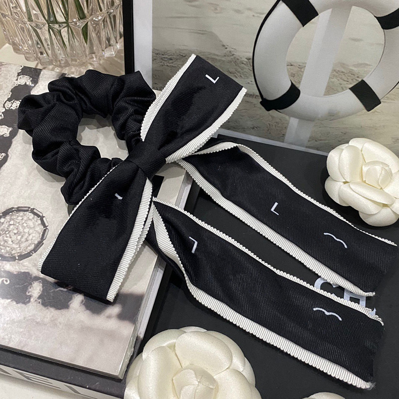 2022 New Letter Designers Women Hair Rubber Bands Black Bowknot Brand Scrunchies Big Hair Ties Good HairJewelry For Monther Girlfriend
2022 New Letter Designers Women Hair Rubber Bands Black Bowknot Brand Scrunchies Big Hair Ties Good HairJewelry For Monther Girlfriend