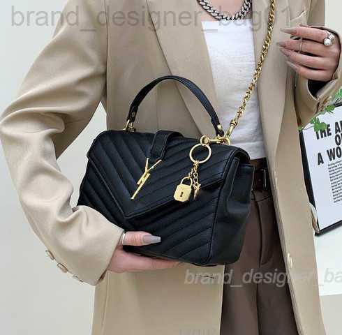 Womens Luxury Brand Designer Bag Handbags Tote Bag Ladies Classic Diagonal Stripes Quilted Chains Double Flap Medium Cross Body Shoulder Bags 111422H, Customer service
Womens Luxury Brand Designer Bag Handbags Tote Bag Ladies Classic Diagonal Stripes Quilted Chains Double Flap Medium Cross Body Shoulder Bags 111422H, Customer service