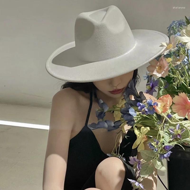 Berets 2022 Autumn Winter Elegant Fedora Hats Women French Fascinator Big Brim Felt Panama Casual Retro Jazz Caps For Lady Outdoor, Black
Berets 2022 Autumn Winter Elegant Fedora Hats Women French Fascinator Big Brim Felt Panama Casual Retro Jazz Caps For Lady Outdoor, Black