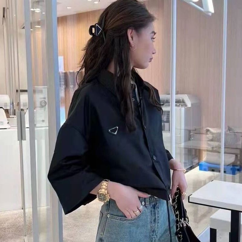Designer Fashion Womens Blouses Shirt Triangle Drawstring ParachuteFabric Coat A-Shaped Tops Middle Sleeve Loose Brand Black Top Size M L
Designer Fashion Womens Blouses Shirt Triangle Drawstring ParachuteFabric Coat A-Shaped Tops Middle Sleeve Loose Brand Black Top Size M L
