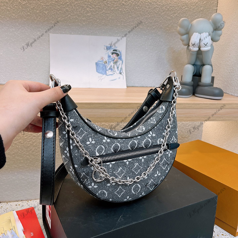 Women Loop Subaxillary Croissant Bags Diagonal Crossbody Denim Bag For Ladies Luxury Designer Handbags Card Holder Metal Chain Underarm Handbag Purse Pouch 23cm, Blue
Women Loop Subaxillary Croissant Bags Diagonal Crossbody Denim Bag For Ladies Luxury Designer Handbags Card Holder Metal Chain Underarm Handbag Purse Pouch 23cm, Blue