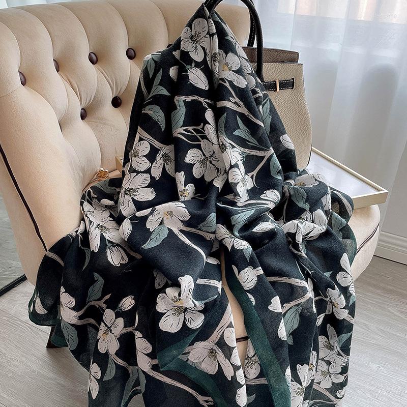 Scarves Brand Designer Cotton Scarf High Quality Foulard Bandana Long Lrage Shawls Wrpas Winter Blanket Pashmina 2022
Scarves Brand Designer Cotton Scarf High Quality Foulard Bandana Long Lrage Shawls Wrpas Winter Blanket Pashmina 2022