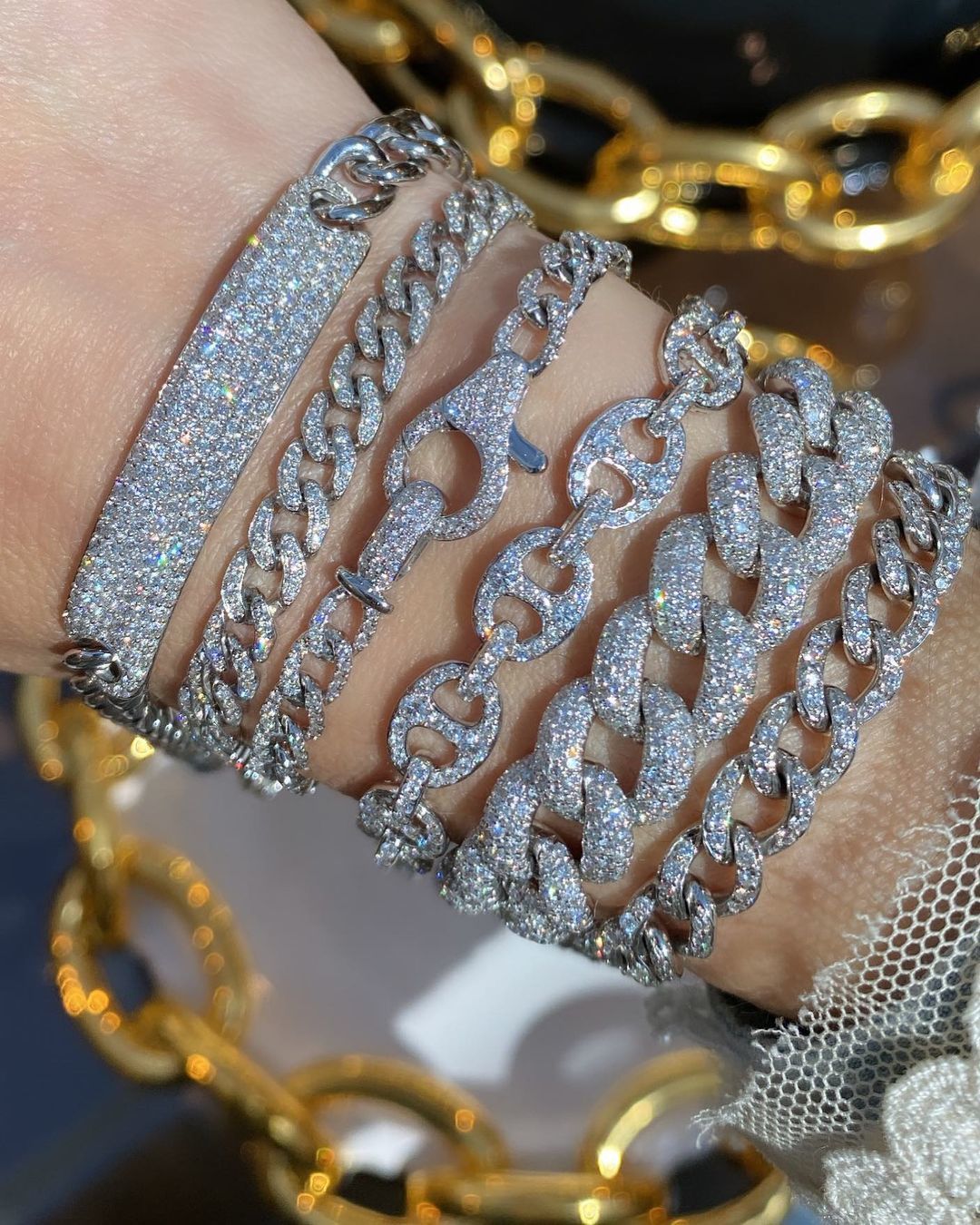 Charm Bracelets design thin cz cuban link chain paved cubic zirconia lobster clasp iced out bling bracelet for women 221114
Charm Bracelets design thin cz cuban link chain paved cubic zirconia lobster clasp iced out bling bracelet for women 221114