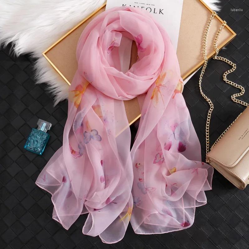 Chains L1067 Women Luxury Silk Scarf Vintage Flower Printed Veil Long Soft Wraps Shawl Female Summer Beach Scarves
Chains L1067 Women Luxury Silk Scarf Vintage Flower Printed Veil Long Soft Wraps Shawl Female Summer Beach Scarves