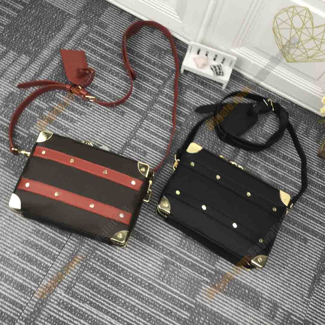 Designer Shoulder Bags handle soft trunk box Men Messenger Purse Male Cross Body Embossed Leather Letters Handbags Double Zipper Small Luggage Case, #5
Designer Shoulder Bags handle soft trunk box Men Messenger Purse Male Cross Body Embossed Leather Letters Handbags Double Zipper Small Luggage Case, #5