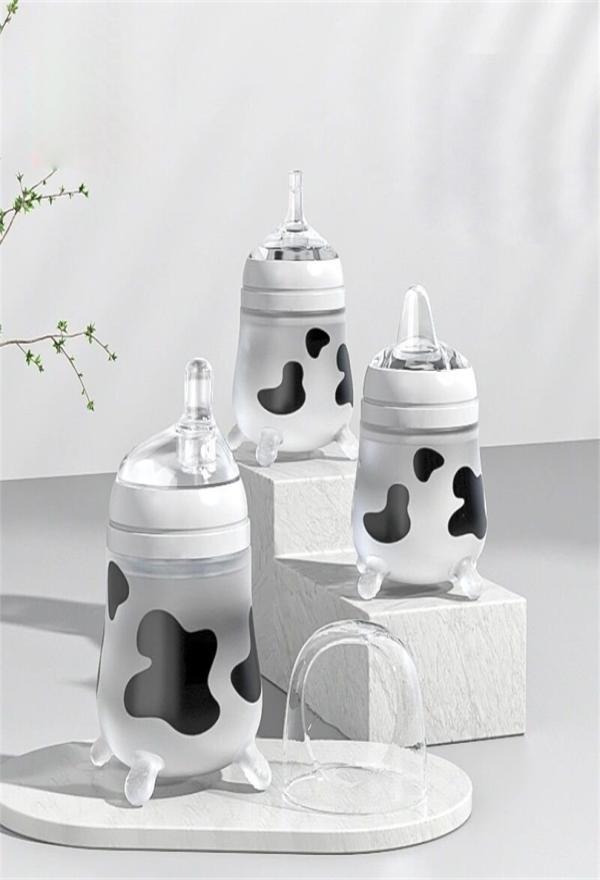 Silicone Baby Feeding Bottle Cute Cow Imitating Breast Milk For born Infant Anticolic Antichoking Supplies 2204142593070
Silicone Baby Feeding Bottle Cute Cow Imitating Breast Milk For born Infant Anticolic Antichoking Supplies 2204142593070