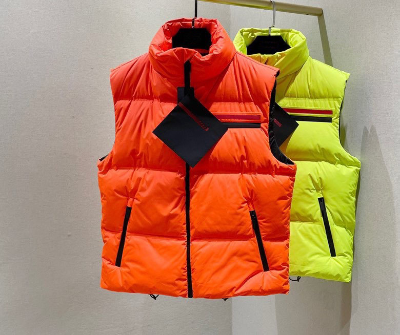2022 the latest mens down vest highquality zipper pocket stitching design luxury brand top designer vest, Fluorescent yellow
2022 the latest mens down vest highquality zipper pocket stitching design luxury brand top designer vest, Fluorescent yellow