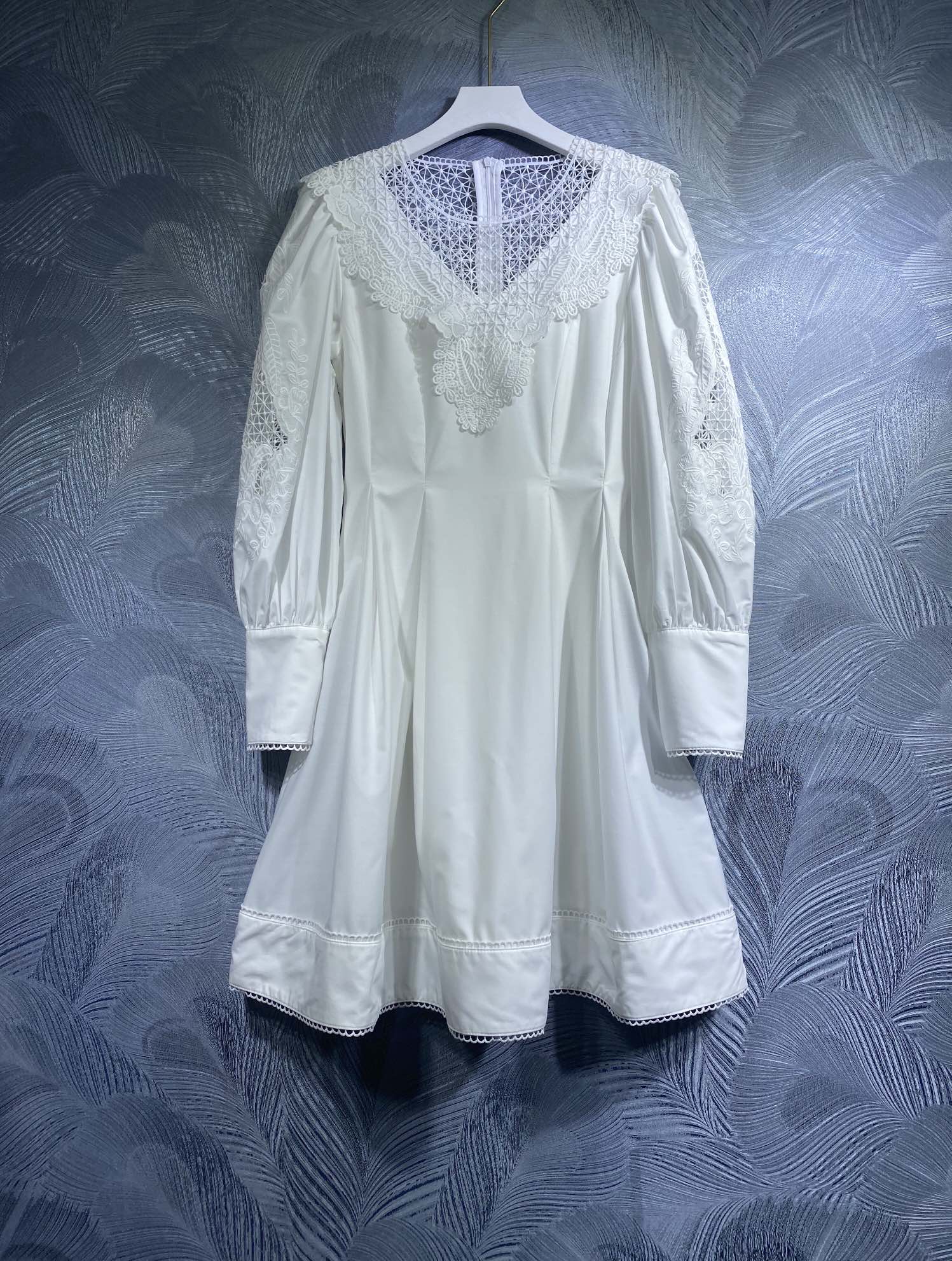 Dresses 2022 Autumn European and American New Women's High end Light Mature Embroidery Hollow out Water Soluble Flower Splice Lantern Sleeve Dress, White
Dresses 2022 Autumn European and American New Women's High end Light Mature Embroidery Hollow out Water Soluble Flower Splice Lantern Sleeve Dress, White