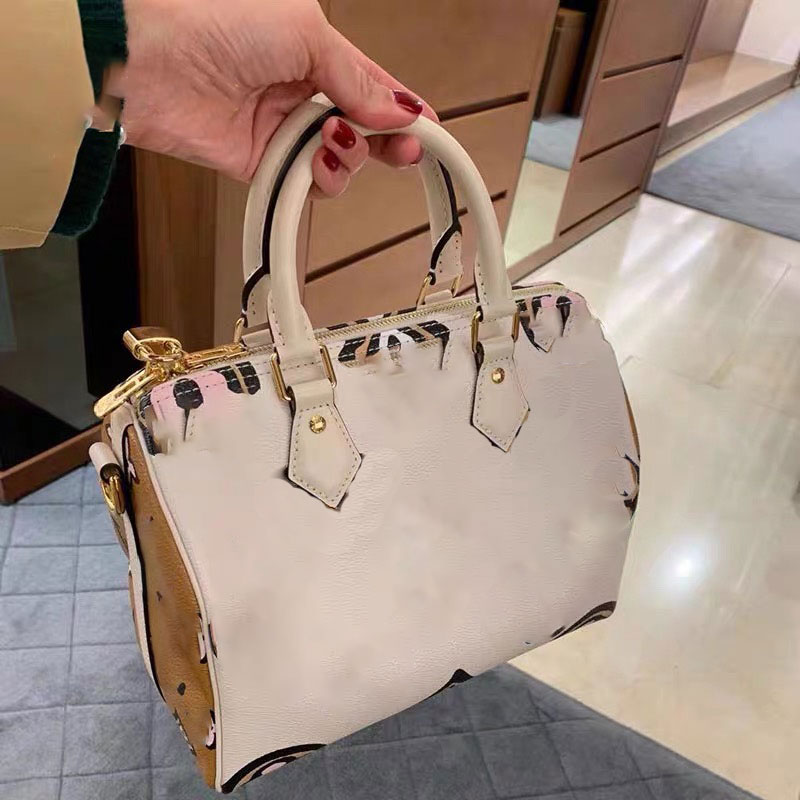 Luxurys designer bag large capacity Camouflage handbag purse genuine leather womens messenger cross body speedy bags Arrive From US Within 2-5 Days
Luxurys designer bag large capacity Camouflage handbag purse genuine leather womens messenger cross body speedy bags Arrive From US Within 2-5 Days