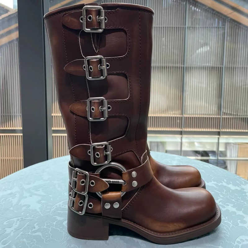 Boots Western cowboy boots Women's new high tube round head long tube thick heel cavalry boots, Black
Boots Western cowboy boots Women's new high tube round head long tube thick heel cavalry boots, Black