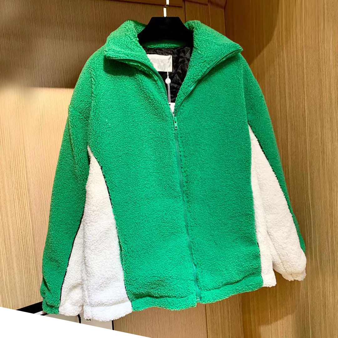 Women Designer Jackets Lambs wool forcold winter outdoor warmer luxury Contrast color embroidery logo hoodeds coat fashion Casual Street hooded jacket, Green
Women Designer Jackets Lambs wool forcold winter outdoor warmer luxury Contrast color embroidery logo hoodeds coat fashion Casual Street hooded jacket, Green