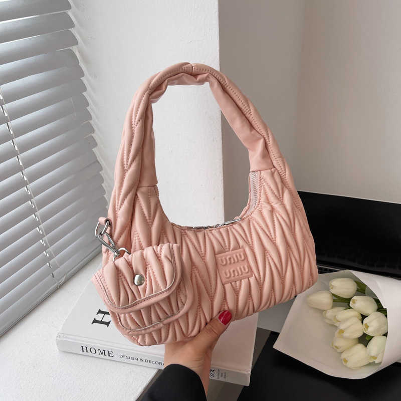 Shoulder Bags Designer Fashion MM Handbags Wrist Small Design Women's 2022 New Texture One Underarm Handheld Letter Pleated KFCX Young Chic Satin Simp
Shoulder Bags Designer Fashion MM Handbags Wrist Small Design Women's 2022 New Texture One Underarm Handheld Letter Pleated KFCX Young Chic Satin Simp