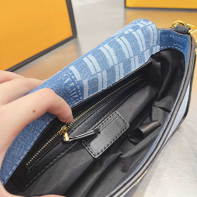 Evening Bags Denim Baguette Crossbody Bag Shoulder Patchwork Print Head Portrait Letter Hasp Hardware Top Quality Detachable Leather Strap, Blue
Evening Bags Denim Baguette Crossbody Bag Shoulder Patchwork Print Head Portrait Letter Hasp Hardware Top Quality Detachable Leather Strap, Blue