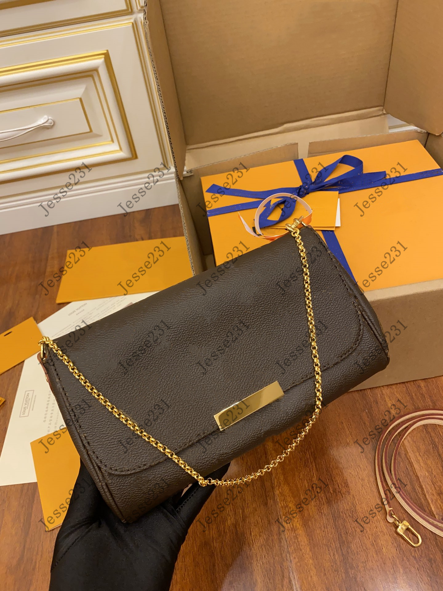 Fashion Women classic style shoulder bags handbags Purses leather Clutch Bag brown plaid flower Bags crossbody Lady Messenger chain strap, Brown flower
Fashion Women classic style shoulder bags handbags Purses leather Clutch Bag brown plaid flower Bags crossbody Lady Messenger chain strap, Brown flower