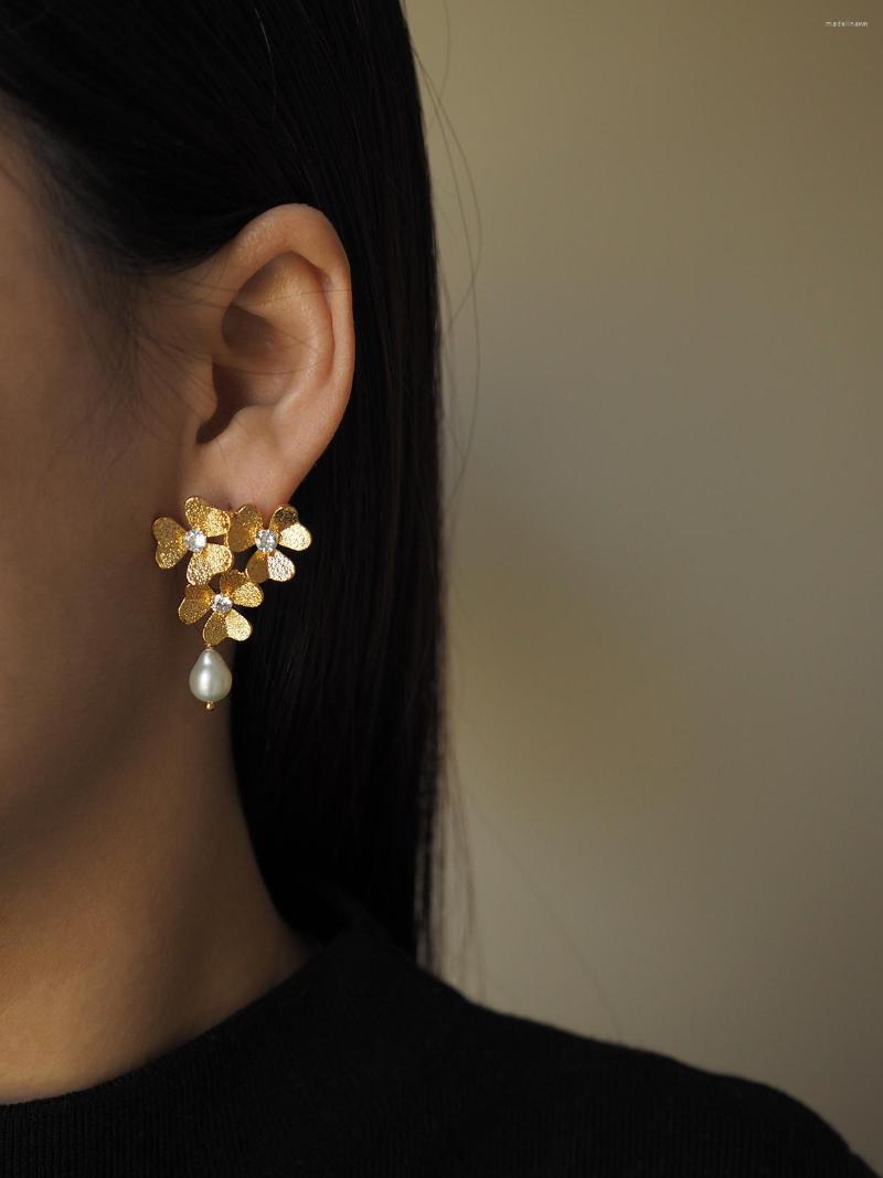 Stud Earrings Timeless Wonder Glam Natural Pearl Geo Floral For Women Designer Jewelry Ins Party Prom Gift Japan Top Sweet 2225
Stud Earrings Timeless Wonder Glam Natural Pearl Geo Floral For Women Designer Jewelry Ins Party Prom Gift Japan Top Sweet 2225
