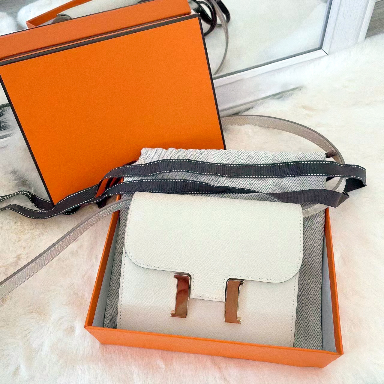 Fashion wallet Cross body Women's bag Clutch Bags Luxury Designer Totes Cleo brushed Shoulder Bags Handbags ladies Genuine Leather flap famous classic sling strap, Carton
Fashion wallet Cross body Women's bag Clutch Bags Luxury Designer Totes Cleo brushed Shoulder Bags Handbags ladies Genuine Leather flap famous classic sling strap, Carton