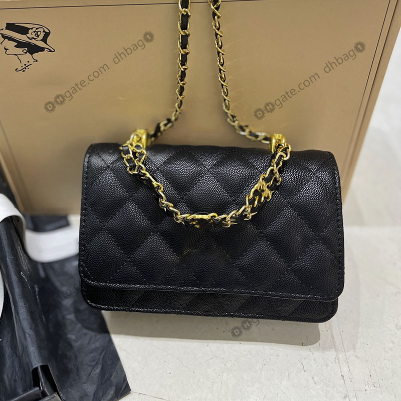 22K Flap Mini French Designer Square Bags Wallets Woc Black Caviar Leather Quilted Tote Handle Portable Handbags Gold Metal Hardware key Pouch Sacoche Ladies 20cm
22K Flap Mini French Designer Square Bags Wallets Woc Black Caviar Leather Quilted Tote Handle Portable Handbags Gold Metal Hardware key Pouch Sacoche Ladies 20cm