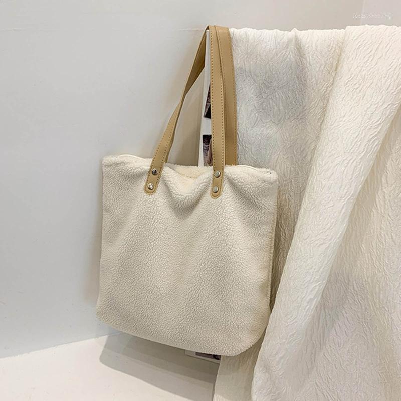 Duffel Bags Plush Shoulder Bag Casual Handbag Soft Solid Color Clutch Furry Shopping Large Capacity Tote For Women, Beige
Duffel Bags Plush Shoulder Bag Casual Handbag Soft Solid Color Clutch Furry Shopping Large Capacity Tote For Women, Beige
