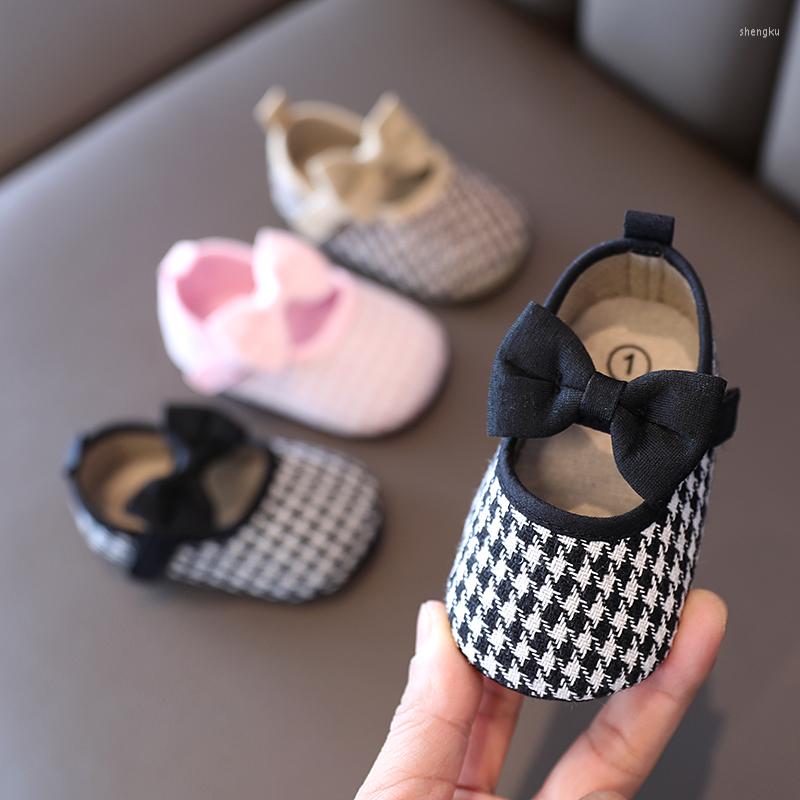 First Walkers 2022 Baby Casual Shoes Infant Toddler Bowknot Non-slip Rubber Soft-Sole Cotton Lattice Flat Walker Born Mary Janes, D19 gold
First Walkers 2022 Baby Casual Shoes Infant Toddler Bowknot Non-slip Rubber Soft-Sole Cotton Lattice Flat Walker Born Mary Janes, D19 gold