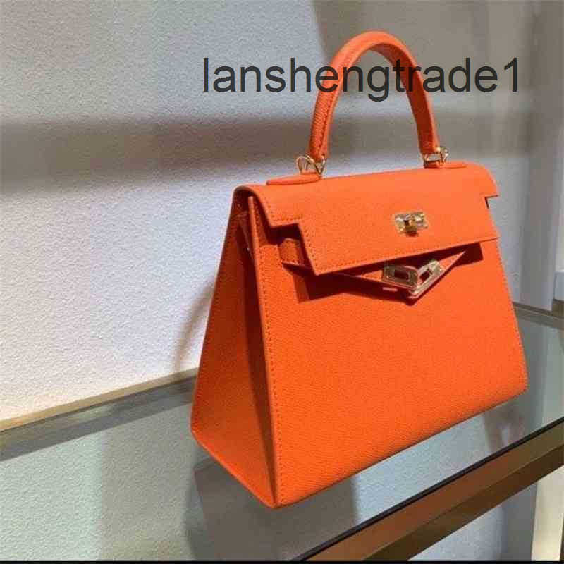 Designer Luxurys High Quality Bag Hemes Cowhide Berkin For Womens Handmade Wallet Fashion Letters H Togo Handbags Kely Purse Leather Black 25 35 The Totes Bags 7HJ2, National flag red
Designer Luxurys High Quality Bag Hemes Cowhide Berkin For Womens Handmade Wallet Fashion Letters H Togo Handbags Kely Purse Leather Black 25 35 The Totes Bags 7HJ2, National flag red
