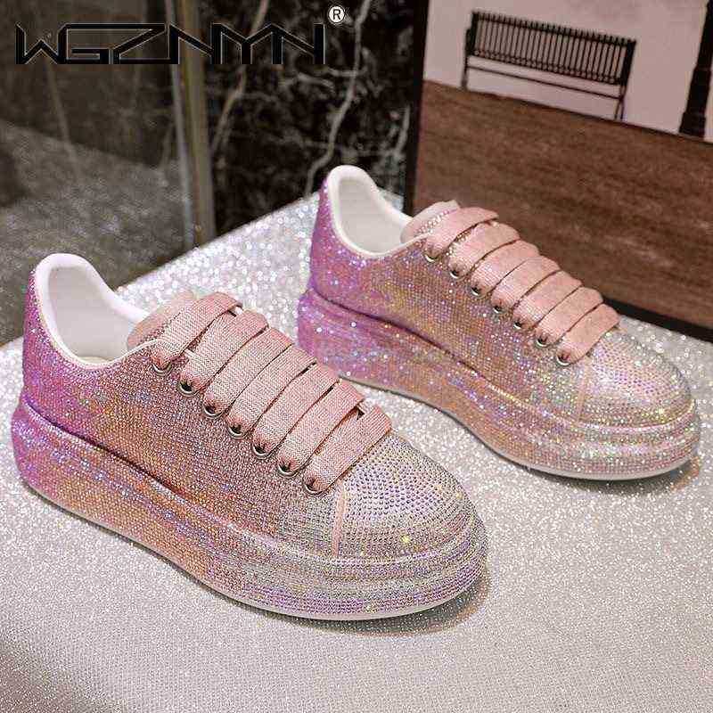 Dress Shoes Autumn Women's New Full Diamond Platform Sneakers Brand Designer Shoes Women Sports White Shine with Rhinestone Shoes 111422H
Dress Shoes Autumn Women's New Full Diamond Platform Sneakers Brand Designer Shoes Women Sports White Shine with Rhinestone Shoes 111422H