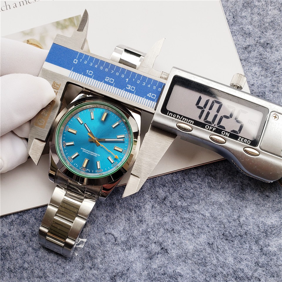 Montre de luxe Iced Out Watch Automatic Mechanical Men's Sports Watch Sapphire Glass 40MM Steel Band Folding Buckle Full function Waterproof
Montre de luxe Iced Out Watch Automatic Mechanical Men's Sports Watch Sapphire Glass 40MM Steel Band Folding Buckle Full function Waterproof