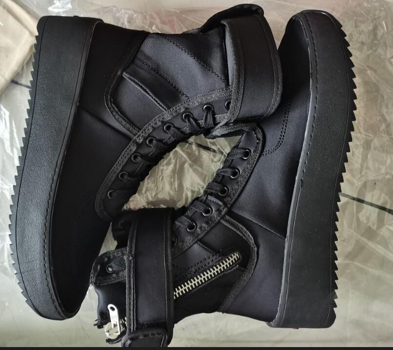 High boots Fear of Top Military Sneakers Hight Army Boots Men Women red blue Fashion Shoes Martin Boots38-47
High boots Fear of Top Military Sneakers Hight Army Boots Men Women red blue Fashion Shoes Martin Boots38-47