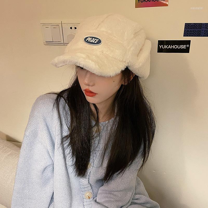 Berets Women's Hat Winter White Plush Warm Earmuffs Cold-proof Big Head Cap With Letters Outdoor Earflaps Bomber Gorros
Berets Women's Hat Winter White Plush Warm Earmuffs Cold-proof Big Head Cap With Letters Outdoor Earflaps Bomber Gorros