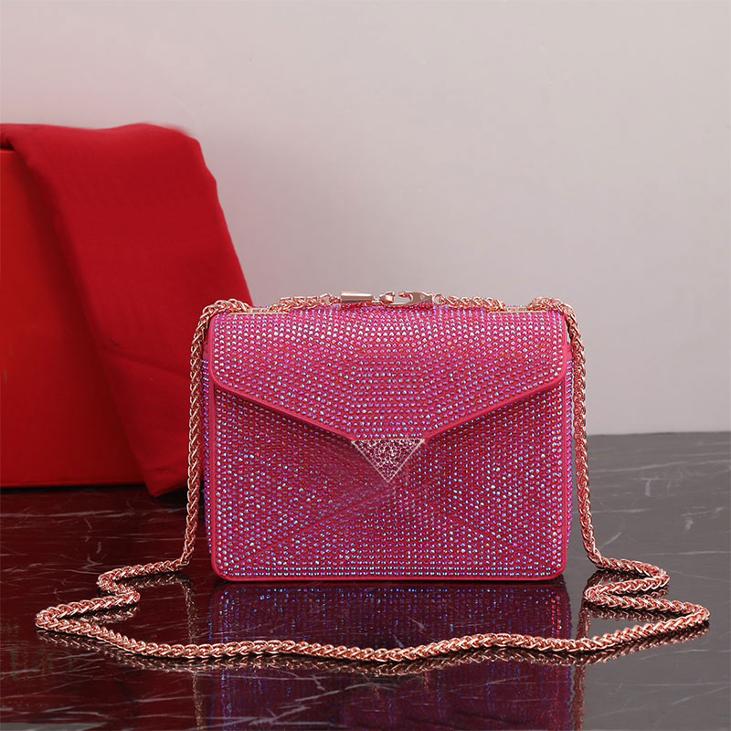 Rhinestone Bags Handbag Embroidery Rivets Handbags Purse Chain Crossbody Bag Soft sheepskin lining one interior pocket Magnetic buckle Small Wallet
Rhinestone Bags Handbag Embroidery Rivets Handbags Purse Chain Crossbody Bag Soft sheepskin lining one interior pocket Magnetic buckle Small Wallet