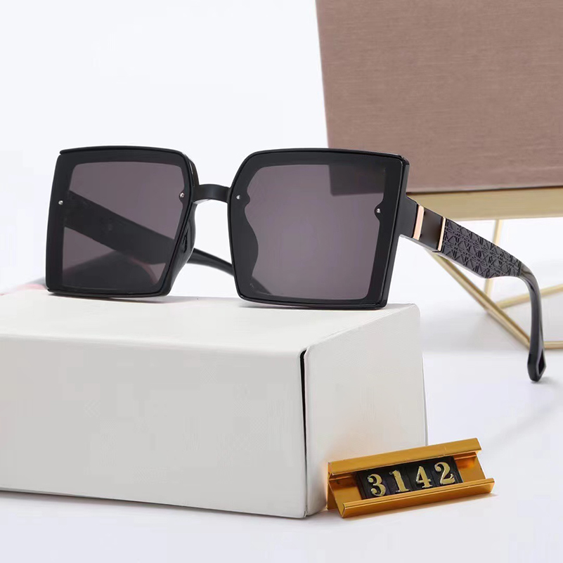 N80 new fashion designer sunglass women's men's advanced sunglasses are available in many colors
N80 new fashion designer sunglass women's men's advanced sunglasses are available in many colors