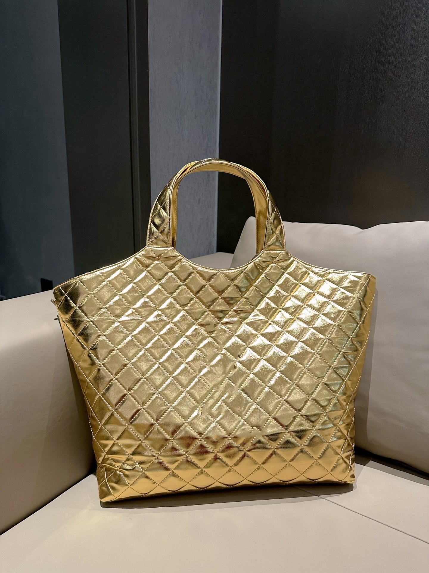 New highend luxury brands bag with leather fashion handbag women's bags handbags large capacity women bags
New highend luxury brands bag with leather fashion handbag women's bags handbags large capacity women bags