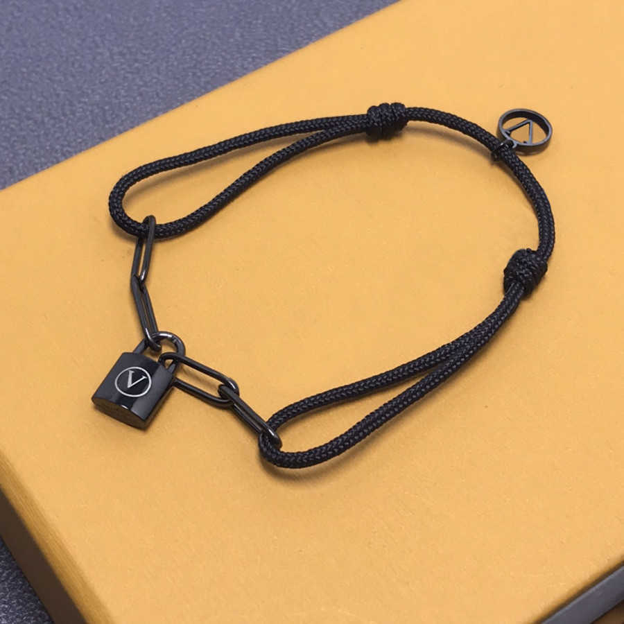 2022 Luxury Bracelet Rope Bracelets Suitable for Men Women Delicate Jewelry Fashion Temperament Accessories 3 Styles High Quality no box
2022 Luxury Bracelet Rope Bracelets Suitable for Men Women Delicate Jewelry Fashion Temperament Accessories 3 Styles High Quality no box