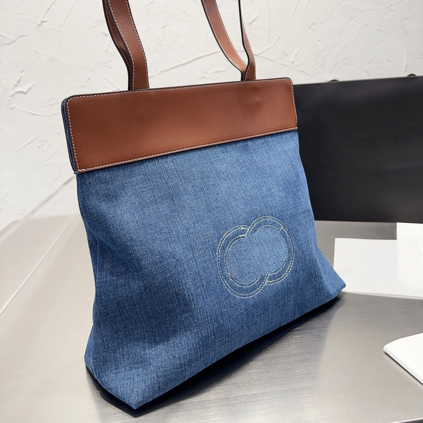 Womens Denim Shopping Totes Bags Quilted Genuine Leather Handle Designer Large Capacity Handbags French Outdoor Trend Ladies Underarm Shoulder Sacoche 34x33CM, Black
Womens Denim Shopping Totes Bags Quilted Genuine Leather Handle Designer Large Capacity Handbags French Outdoor Trend Ladies Underarm Shoulder Sacoche 34x33CM, Black