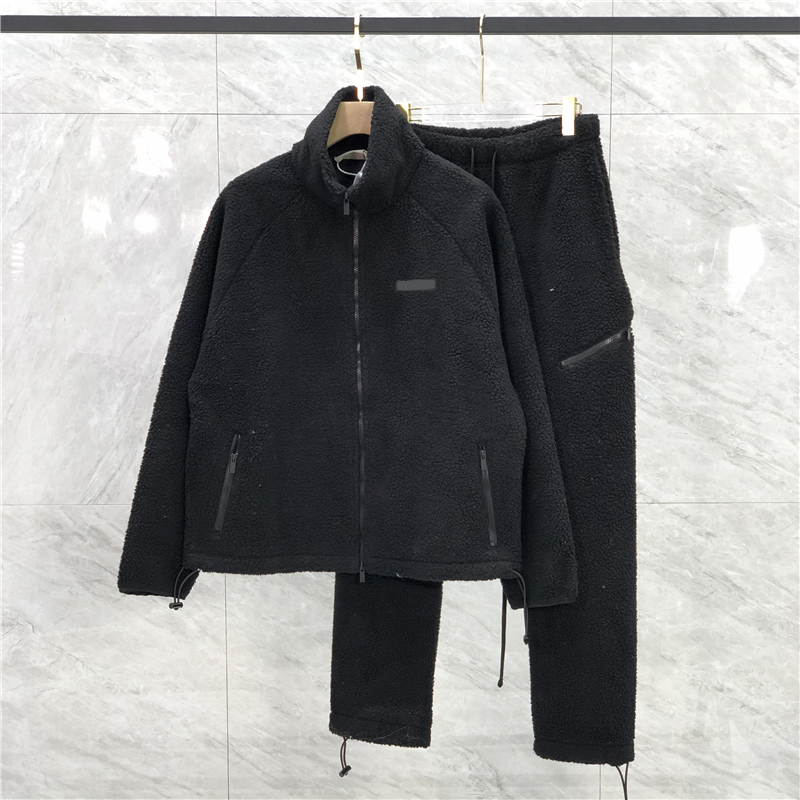 22FW USA Winter Silicone Hoodie Men Women Fleece Full Zipper Warm Pockets Sweatshirt Jacket Casual Trousers High Street Pants Tracksuit Set, Black pants
22FW USA Winter Silicone Hoodie Men Women Fleece Full Zipper Warm Pockets Sweatshirt Jacket Casual Trousers High Street Pants Tracksuit Set, Black pants