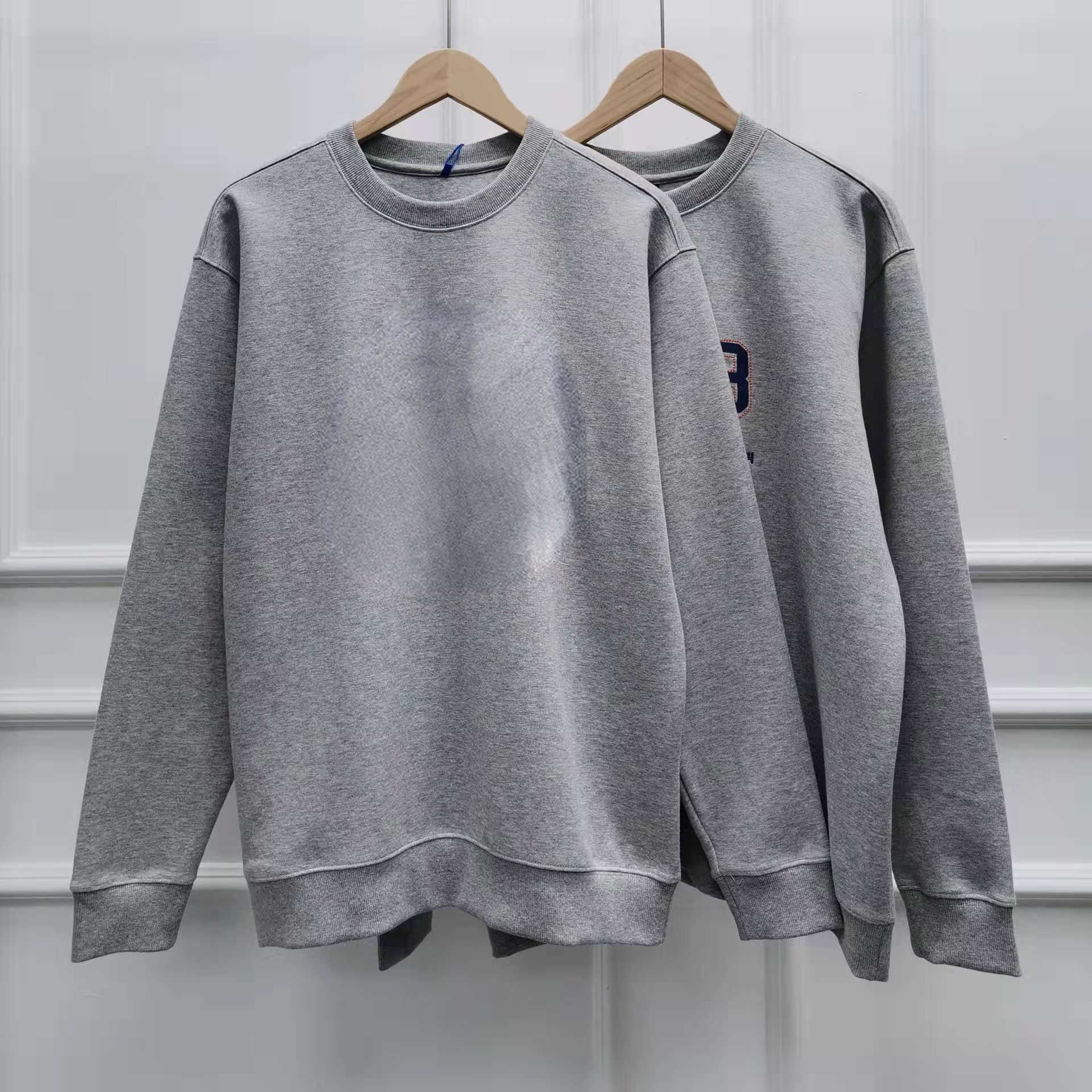 Women's Hoodies Sweatshirts Ader new fall winter 7th Anniversary Limited Profile no British badge, Gray
Women's Hoodies Sweatshirts Ader new fall winter 7th Anniversary Limited Profile no British badge, Gray