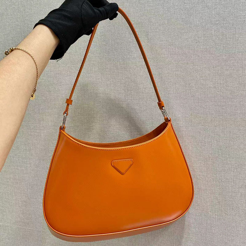Mini Tote Bags Designer designer bags shoulder bag underarm womens leather Signature Medieval French stick Hobo bright face cowhide portable luxurys handbags, White
Mini Tote Bags Designer designer bags shoulder bag underarm womens leather Signature Medieval French stick Hobo bright face cowhide portable luxurys handbags, White