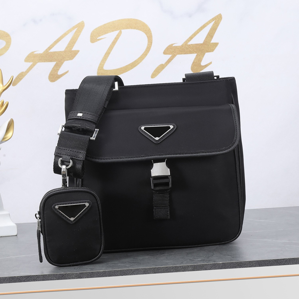 25 cm Luxury Designers Bag Mens Crossbody Bags Men Briefcases Brand Nylon Messenger Envelope Bag Fashion Purses Single Shoulder with Triangle Top, Black
25 cm Luxury Designers Bag Mens Crossbody Bags Men Briefcases Brand Nylon Messenger Envelope Bag Fashion Purses Single Shoulder with Triangle Top, Black