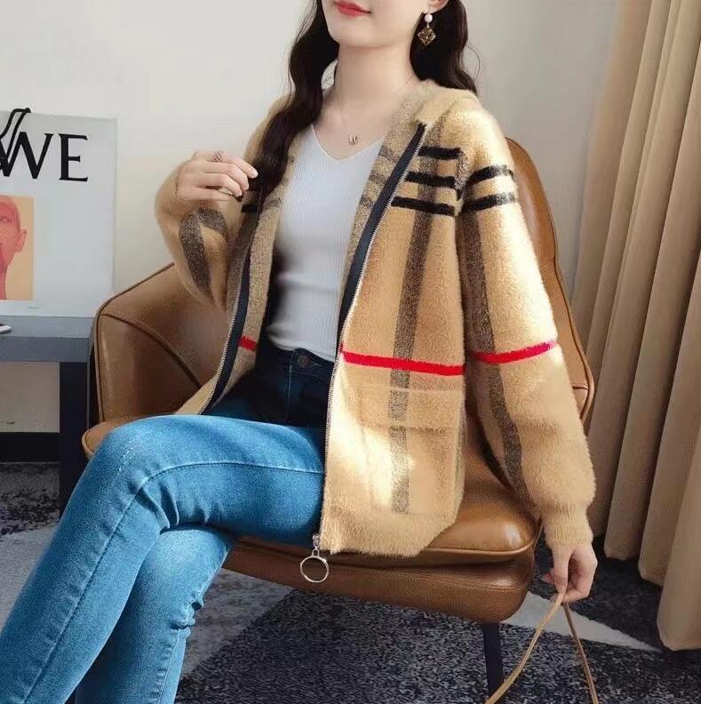 Women's Sweaters Oversized Classic Plaid Stripe Knitted Cardigan Sweaters Casual with Zipper Faux Mink Coat Hooded Jacket YZK, White
Women's Sweaters Oversized Classic Plaid Stripe Knitted Cardigan Sweaters Casual with Zipper Faux Mink Coat Hooded Jacket YZK, White