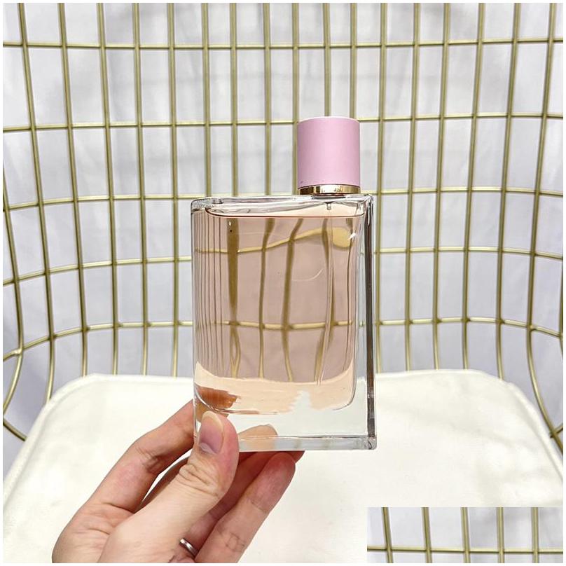 Perfume Bottle Est Arriival Women Her Per 100Ml Edp Good Quality Long Lasting Pleasant Fragrance 3 3Fl Oz Spray Ship Drop Delivery H Dhxek
Perfume Bottle Est Arriival Women Her Per 100Ml Edp Good Quality Long Lasting Pleasant Fragrance 3 3Fl Oz Spray Ship Drop Delivery H Dhxek