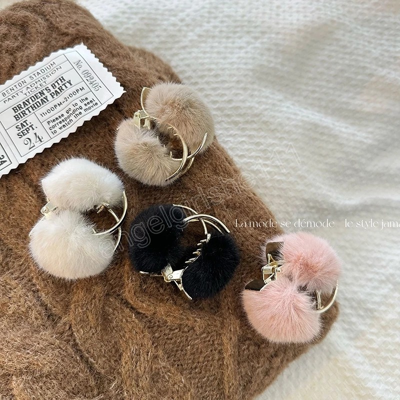 Woman Rabbits Wool Hair Claw High ponytail Hairpins Girls Hair Accessories Hairgrip Ladies Barrettes, Mixed color
Woman Rabbits Wool Hair Claw High ponytail Hairpins Girls Hair Accessories Hairgrip Ladies Barrettes, Mixed color