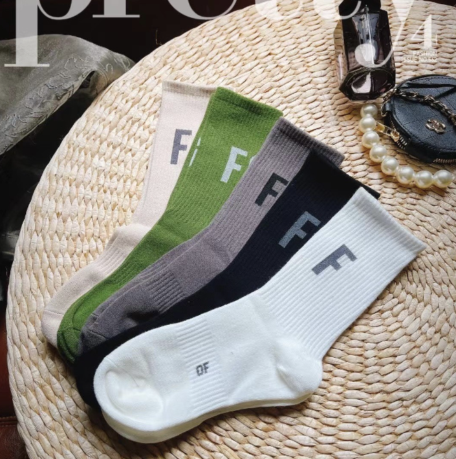 Sports Stockings Letters Men and Women Cotton Socks High Street Skateboard Ins Couple Solid Color Foundation Breathable, Black
Sports Stockings Letters Men and Women Cotton Socks High Street Skateboard Ins Couple Solid Color Foundation Breathable, Black