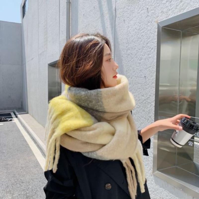Scarves 2022 Luxury Cashmere Women Plaid Scarf Winter Warm Shawl And Wrap Bandana Pashmina Long Tassel Female Foulard Thick Blanket
Scarves 2022 Luxury Cashmere Women Plaid Scarf Winter Warm Shawl And Wrap Bandana Pashmina Long Tassel Female Foulard Thick Blanket