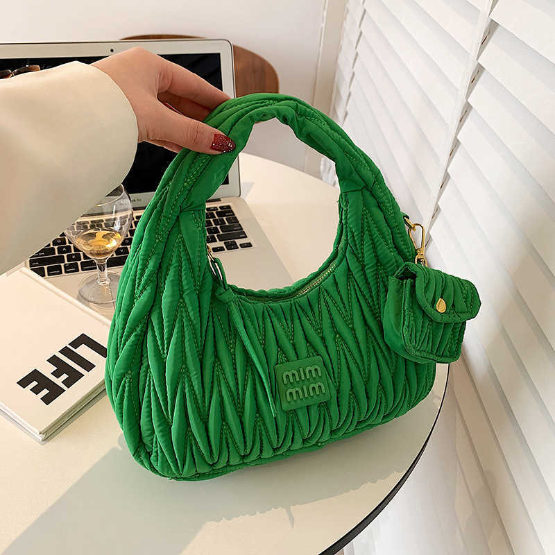 Shoulder Bags Designer Fashion MM Handbags Wrist 2022 and New Cloud Pleated Big Women's Leisure Large Capacity Commuter Handbag 5G58 Young Chic Satin, White
Shoulder Bags Designer Fashion MM Handbags Wrist 2022 and New Cloud Pleated Big Women's Leisure Large Capacity Commuter Handbag 5G58 Young Chic Satin, White