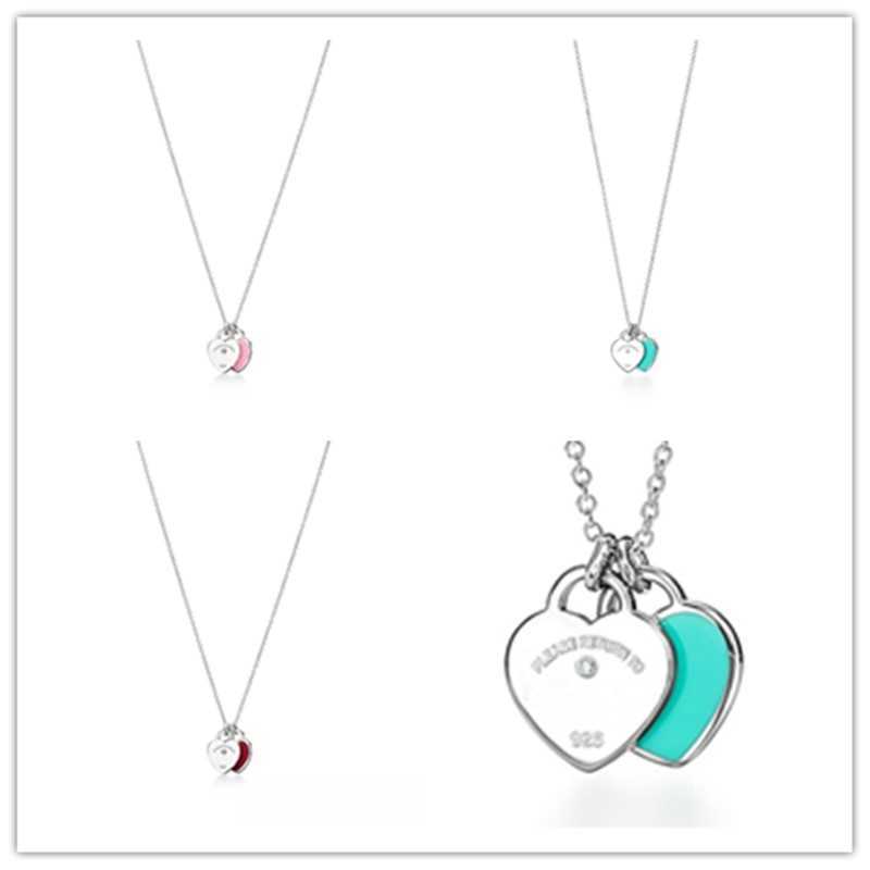 New Spring 2022 Charming Original Heart Necklace in a classic tri-color set with rhinestones. Free original packaging
New Spring 2022 Charming Original Heart Necklace in a classic tri-color set with rhinestones. Free original packaging